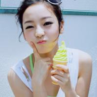 吃冰激凌的女孩_www.qqtu8.net