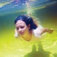 水底的美女头像_www.qqtu8.net