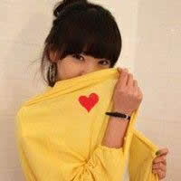 穿黄色衣服女生_www.qqtu8.net