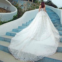 穿着婚纱的女人_www.qqtu8.net