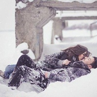雪中的温馨浪漫_www.qqtu8.net