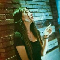 抽烟的女孩QQ头像_www.qqtu8.net